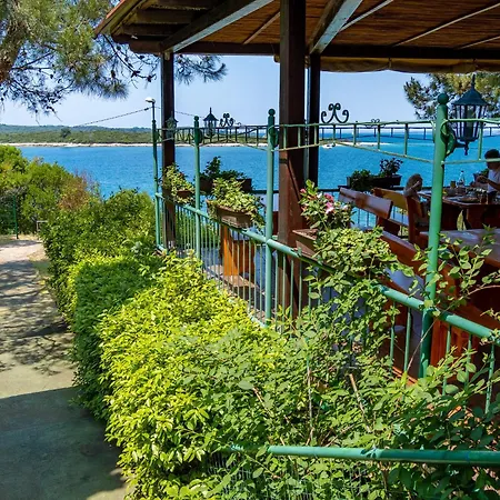 Campsite Eurocamp Mobilhomes At Brioni Sunny Pula